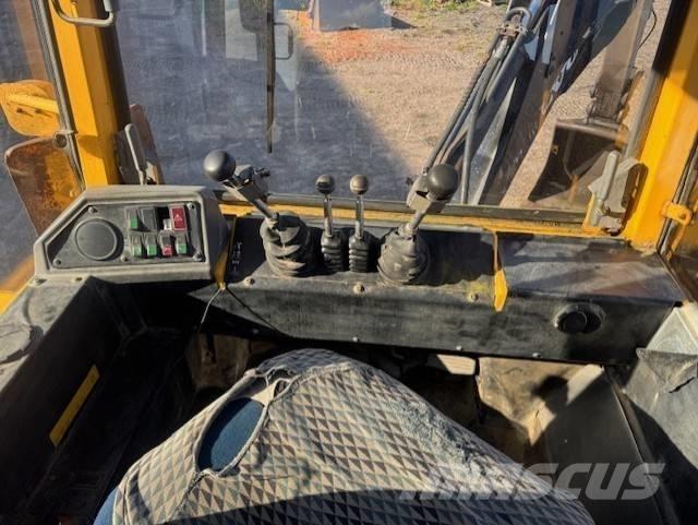 Volvo BM 6300 反鏟裝載機