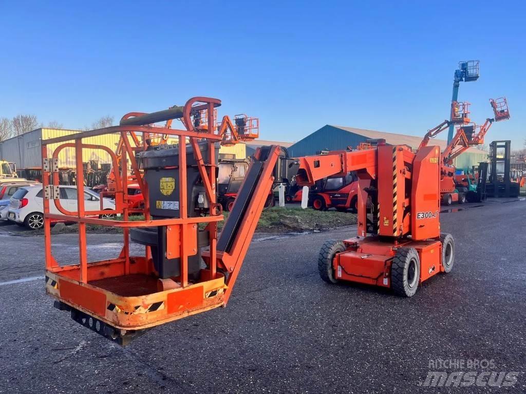 JLG E300AJP 曲臂高空作業車