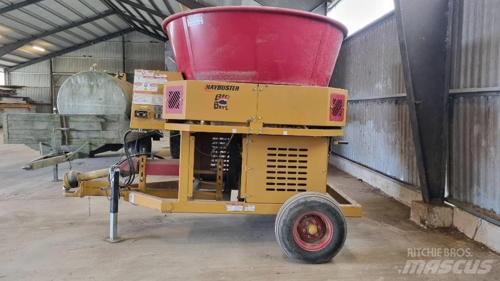 Haybuster H-835 草捆撕碎機、切割機、拆袋機