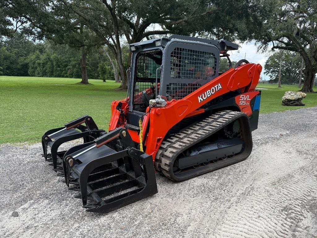 Kubota SVL 95-2 S 滑移轉向裝載機
