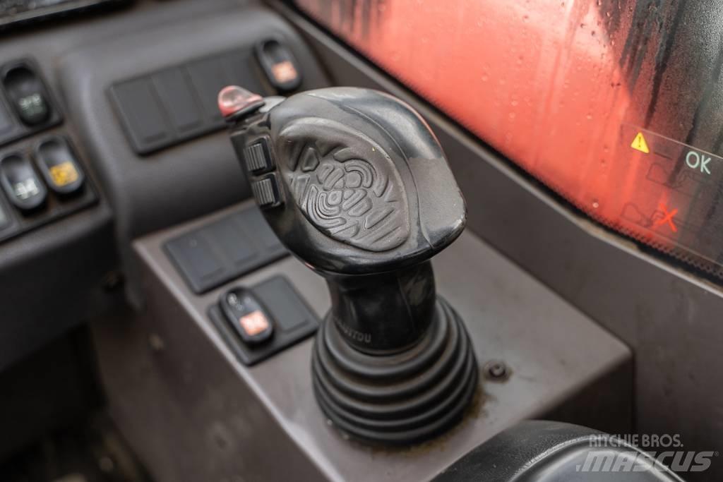 Manitou MLT 629 伸縮臂操作車