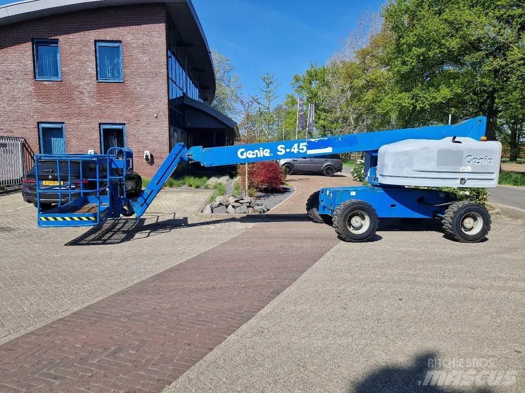 Genie S-45 伸縮臂高空作業車