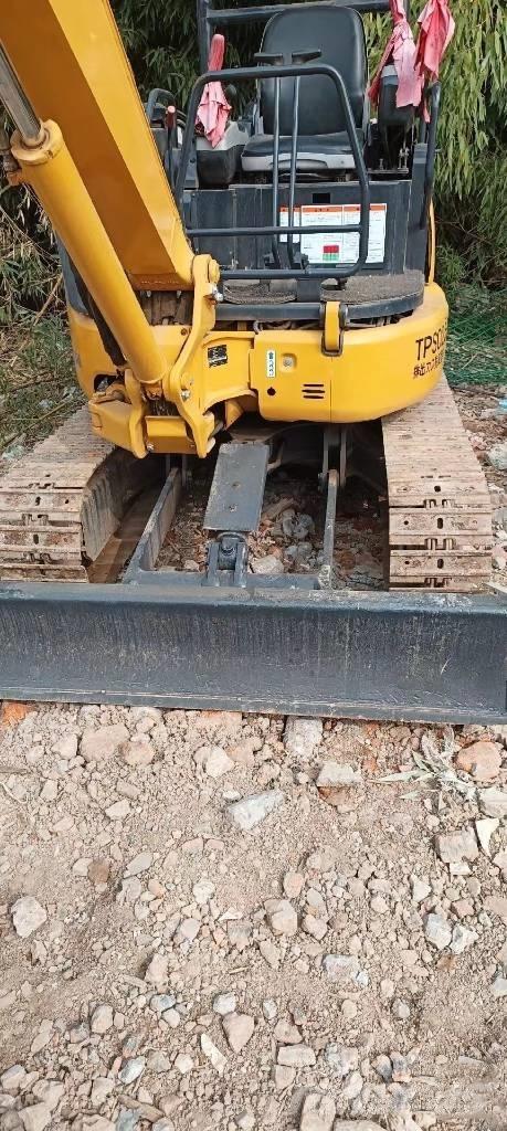 Komatsu PC35 小型挖土機/掘鑿機<7t(小型挖掘機)