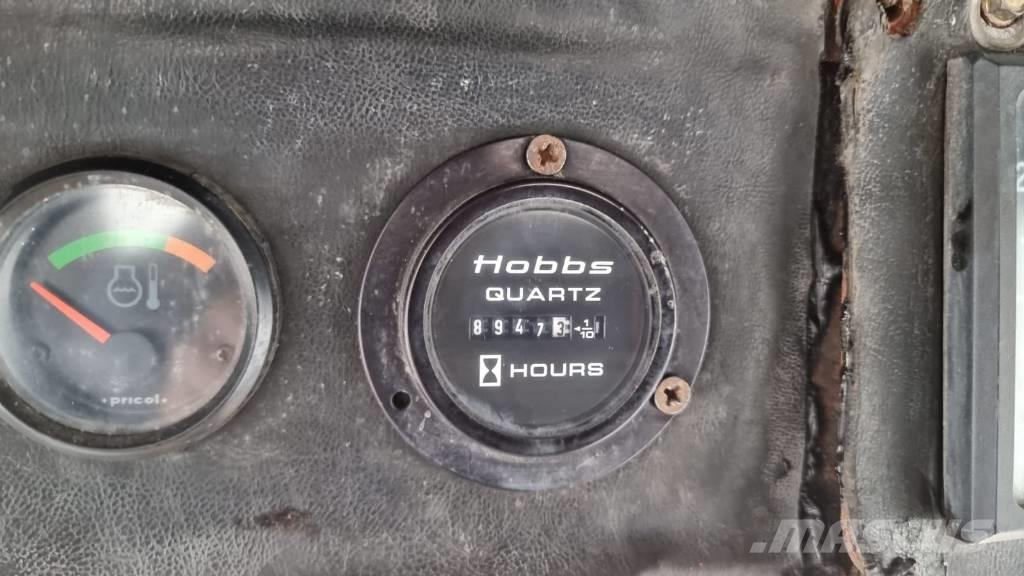 CAT Veekmas NY 15C 平土機