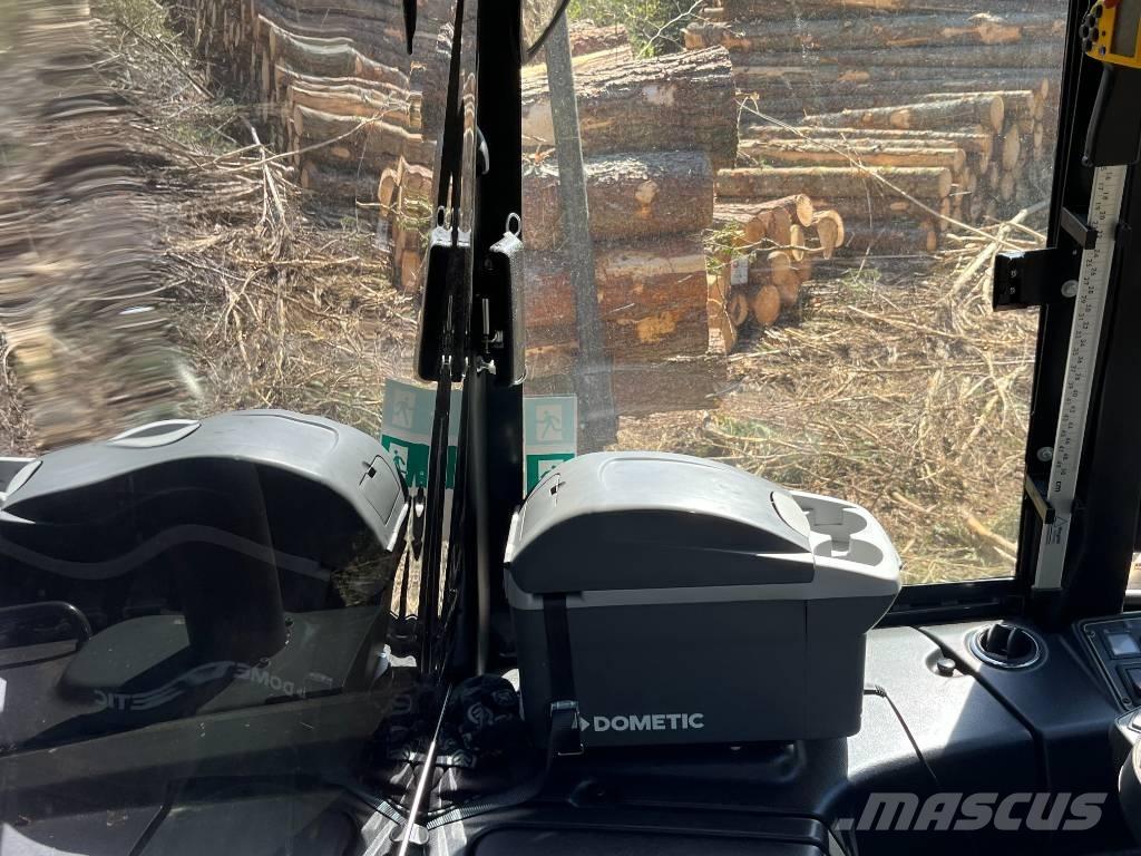 Ponsse Ergo 8W 收穫機