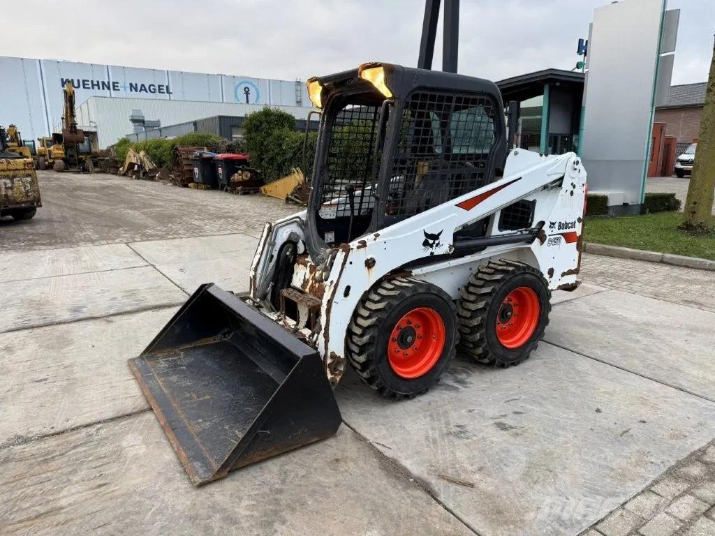 Bobcat S450 滑移轉向裝載機