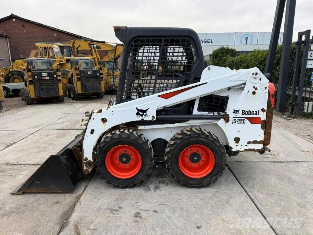 Bobcat S450 滑移轉向裝載機