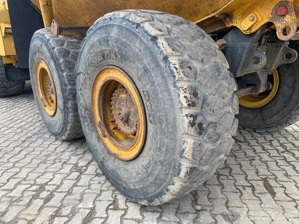 Komatsu HM 300-2 鉸接式起吊車