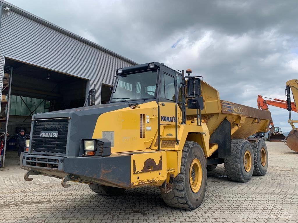 Komatsu HM 300-2 鉸接式起吊車