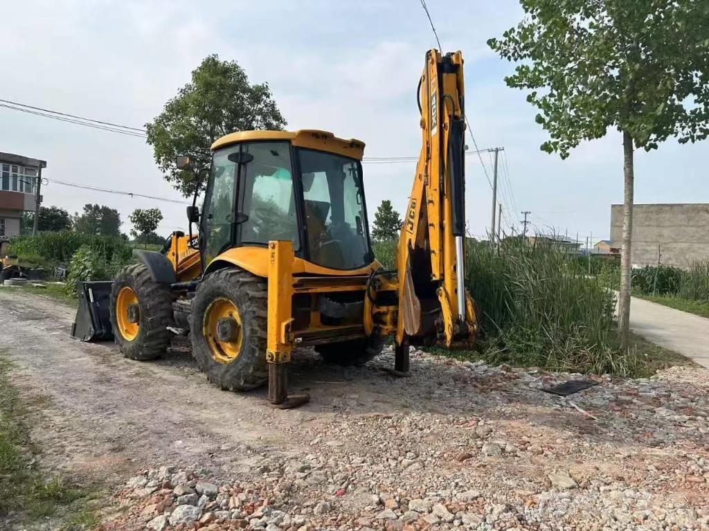 JCB 4CX 反鏟裝載機