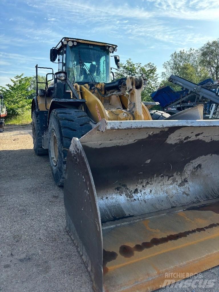 CAT 966m 輪胎式裝載機