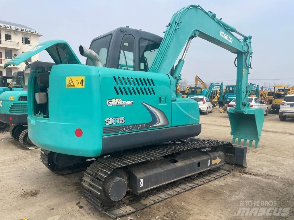 Kobelco SK 75 小型挖土機/掘鑿機<7t(小型挖掘機)