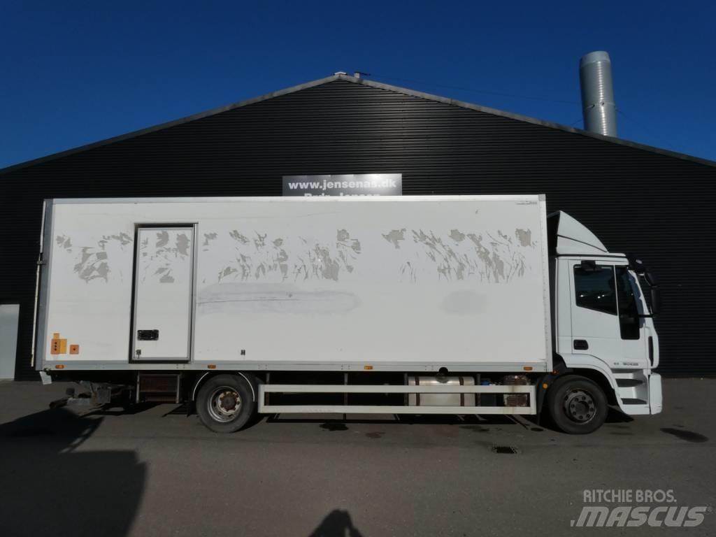 Iveco 120E 25 貨箱式卡車