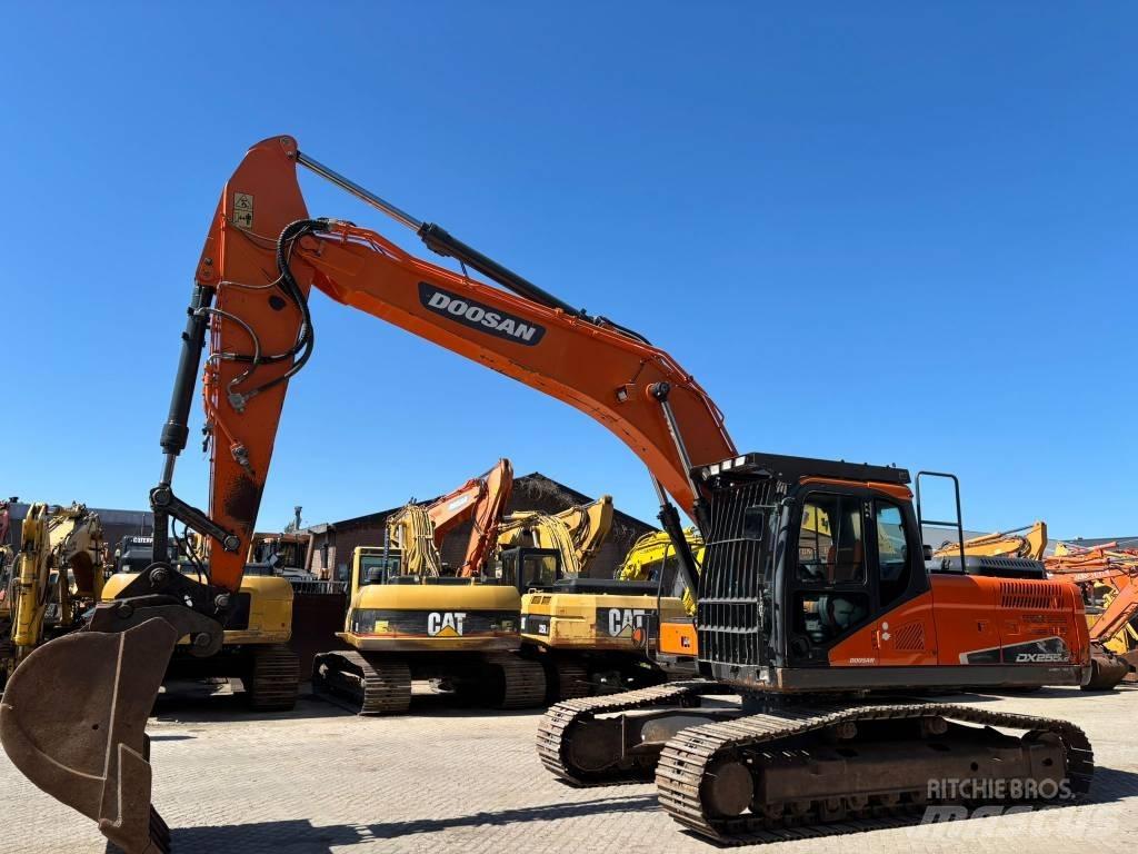 Doosan DX 255 NLC-5 履帶式 挖土機/掘鑿機/挖掘機
