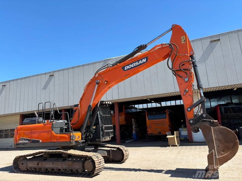 Doosan DX 255 NLC-5 履帶式 挖土機/掘鑿機/挖掘機