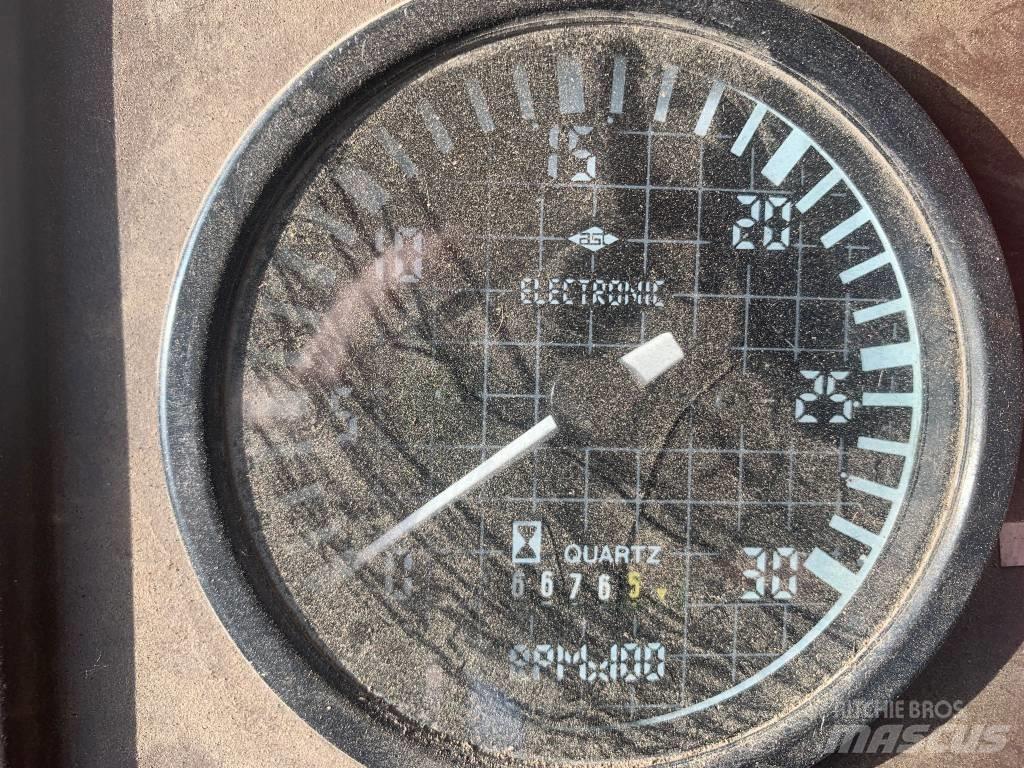 Hydrema 910 鉸接式起吊車