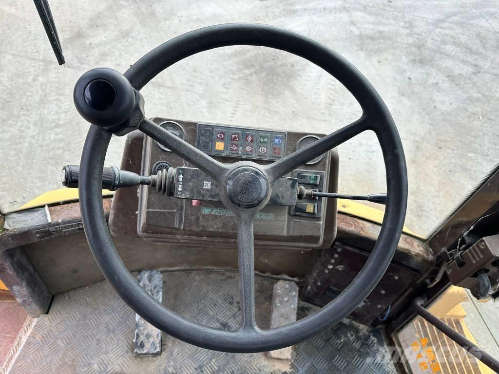 Hydrema 910 鉸接式起吊車