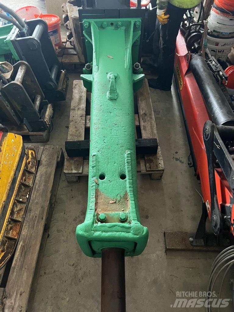 Montabert BRV 32 鐵鎚/碎石機