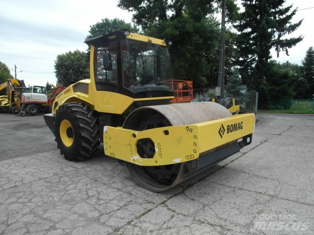 Bomag BW 213 DH-5 單輪滾壓機