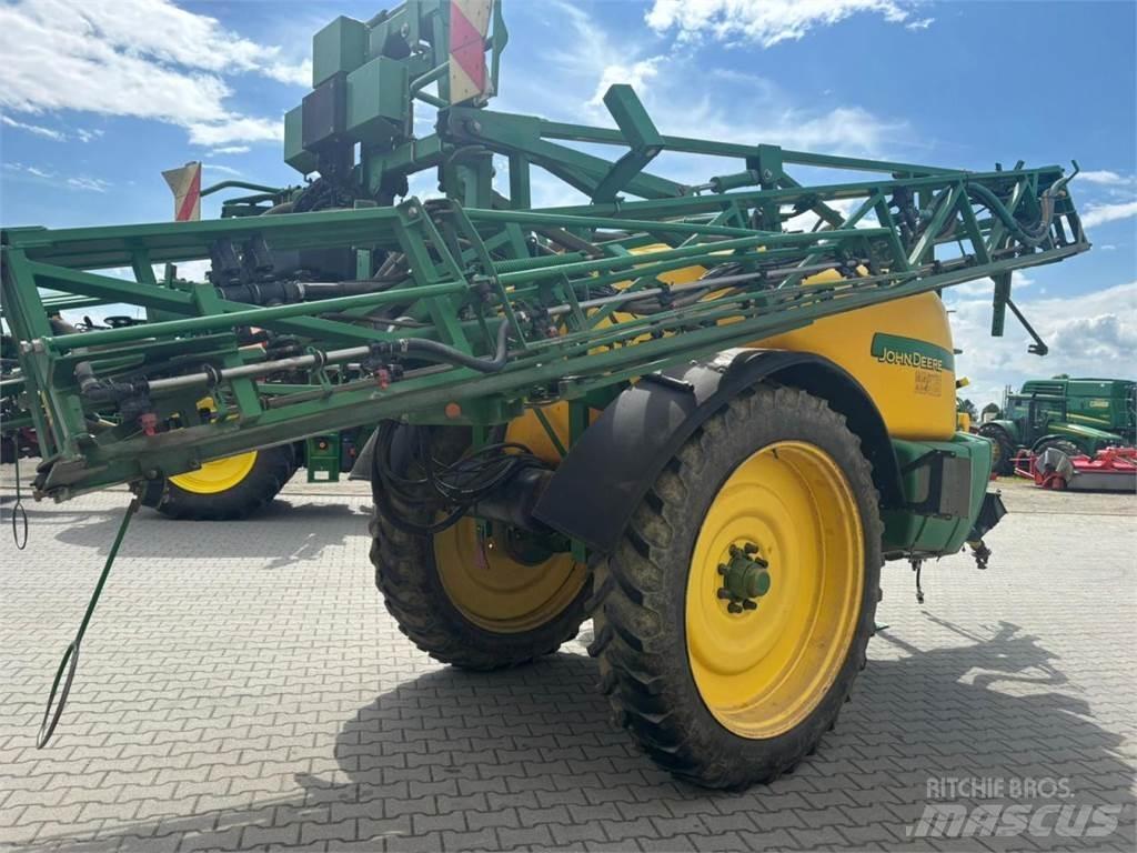 John Deere 740i 牽引式噴霧機