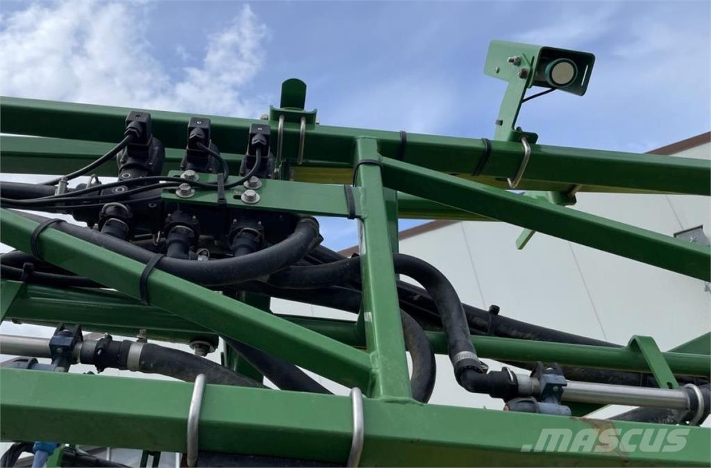 John Deere M 740 i 牽引式噴霧機