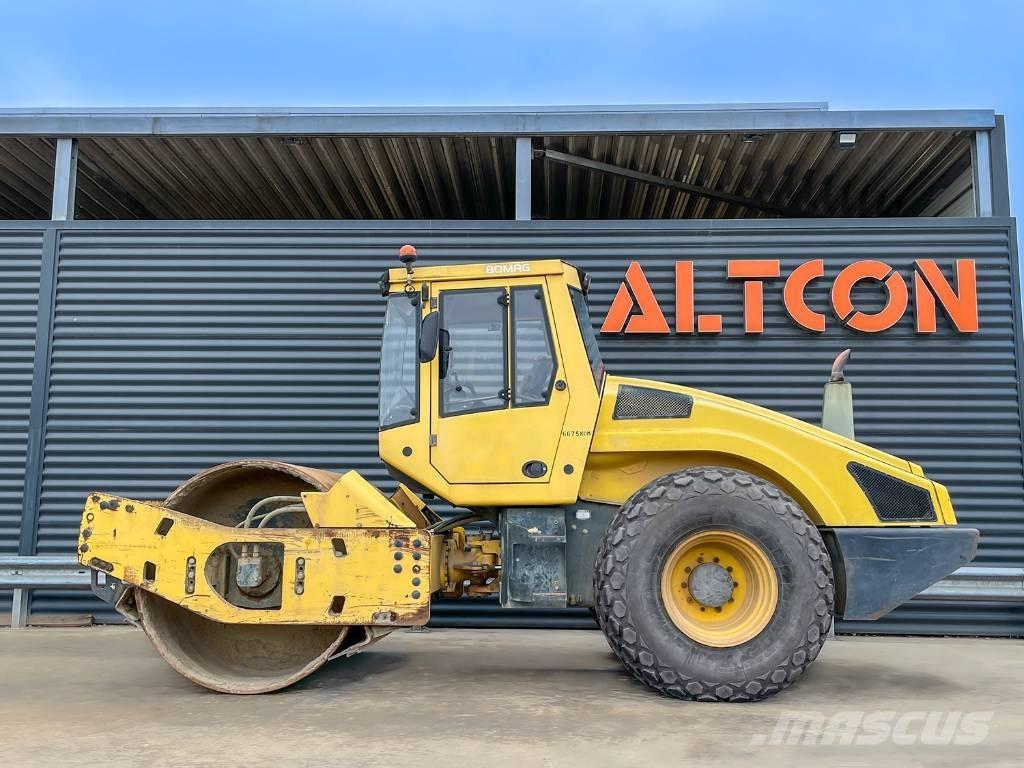 Bomag BW 213 DH-4 單輪滾壓機