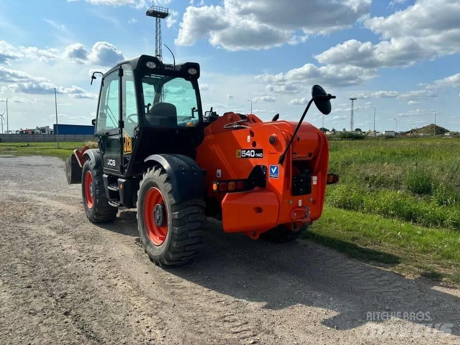 JCB 540-140 伸縮臂操作車