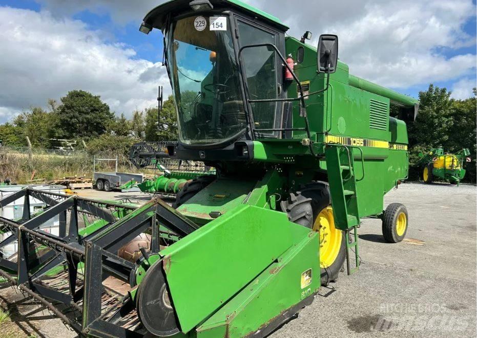 John Deere 1055 聯合收穫機
