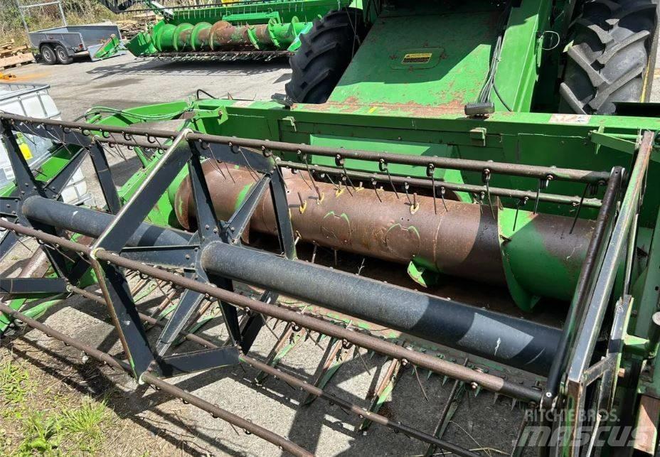 John Deere 1055 聯合收穫機