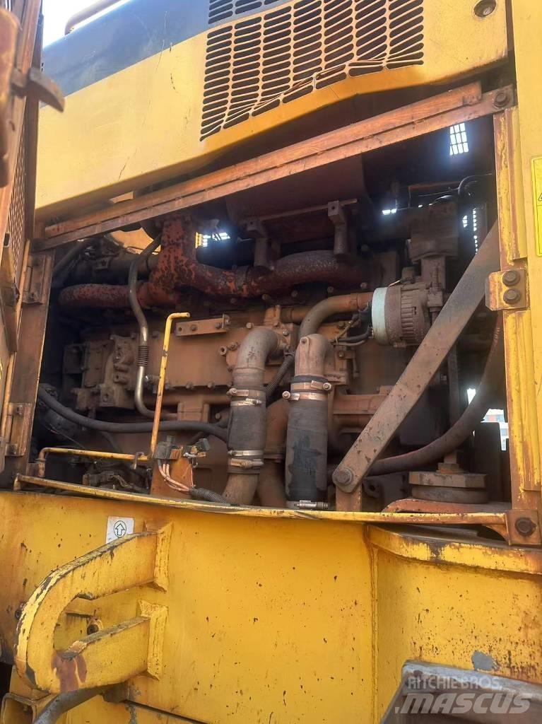 Komatsu WA 600-6 輪胎式裝載機