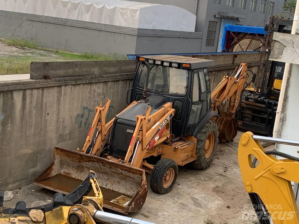CASE 580 M 反鏟裝載機