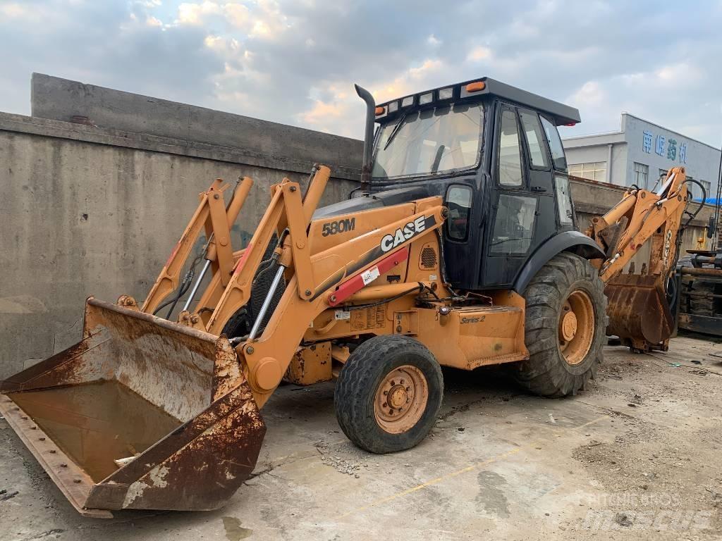 CASE 580 M 反鏟裝載機