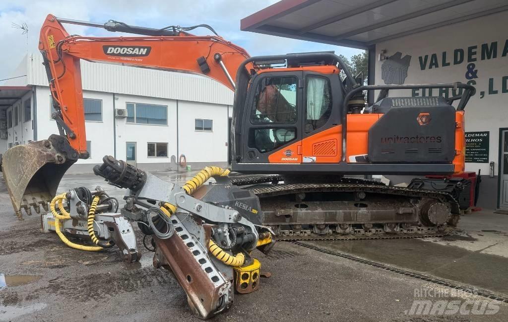 Doosan DX 235 挖土機/掘鑿機/挖掘機
