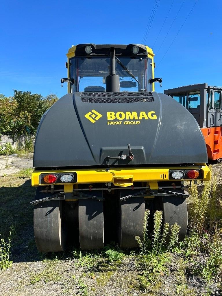 Bomag BW24RH 膠輪滾壓機