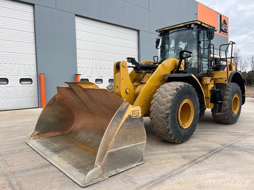 CAT 950 M 小型裝載機
