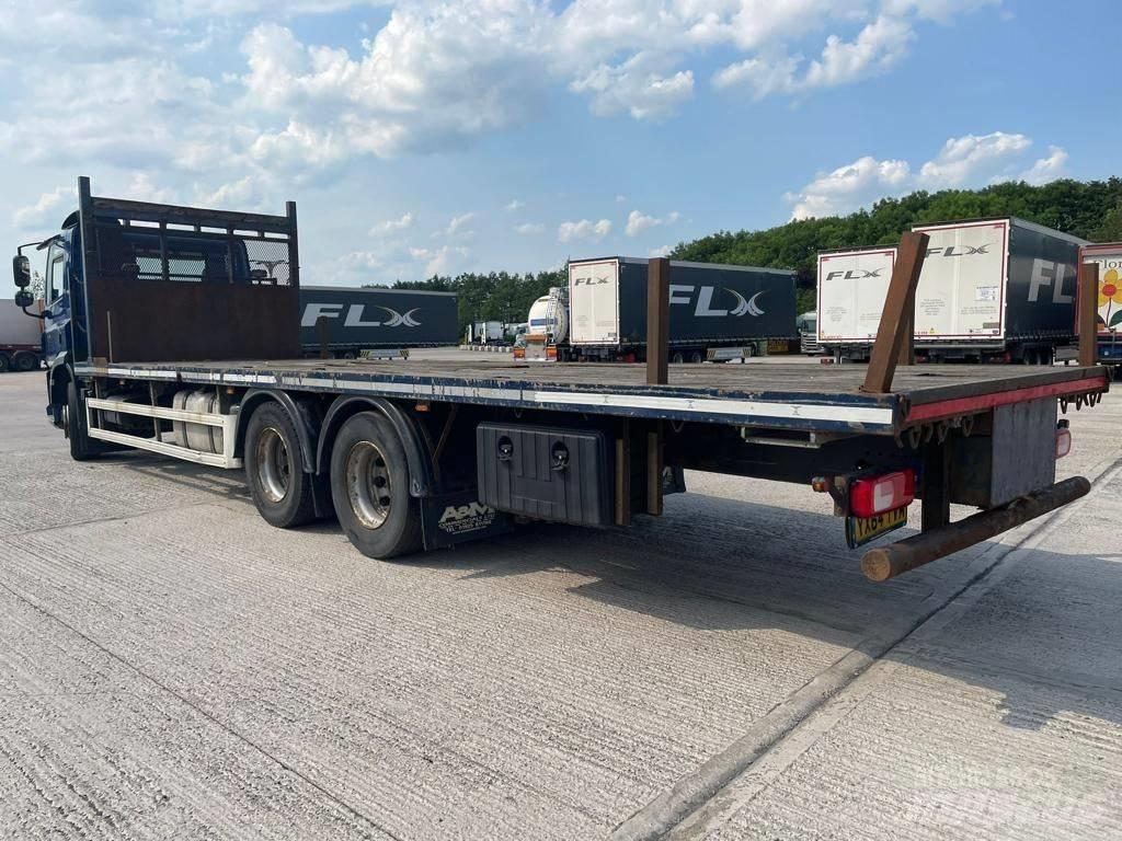 DAF CF330 平板式/側卸式卡車
