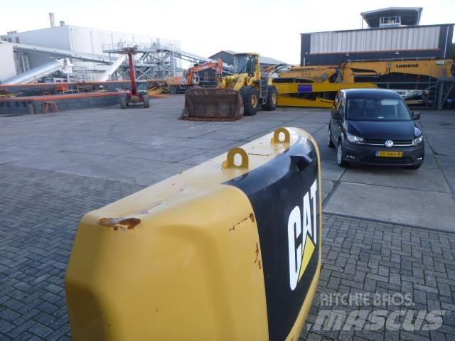 CAT 336 F L 底盤和懸架