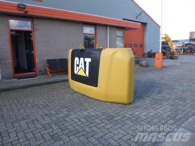 CAT 336 F L 底盤和懸架