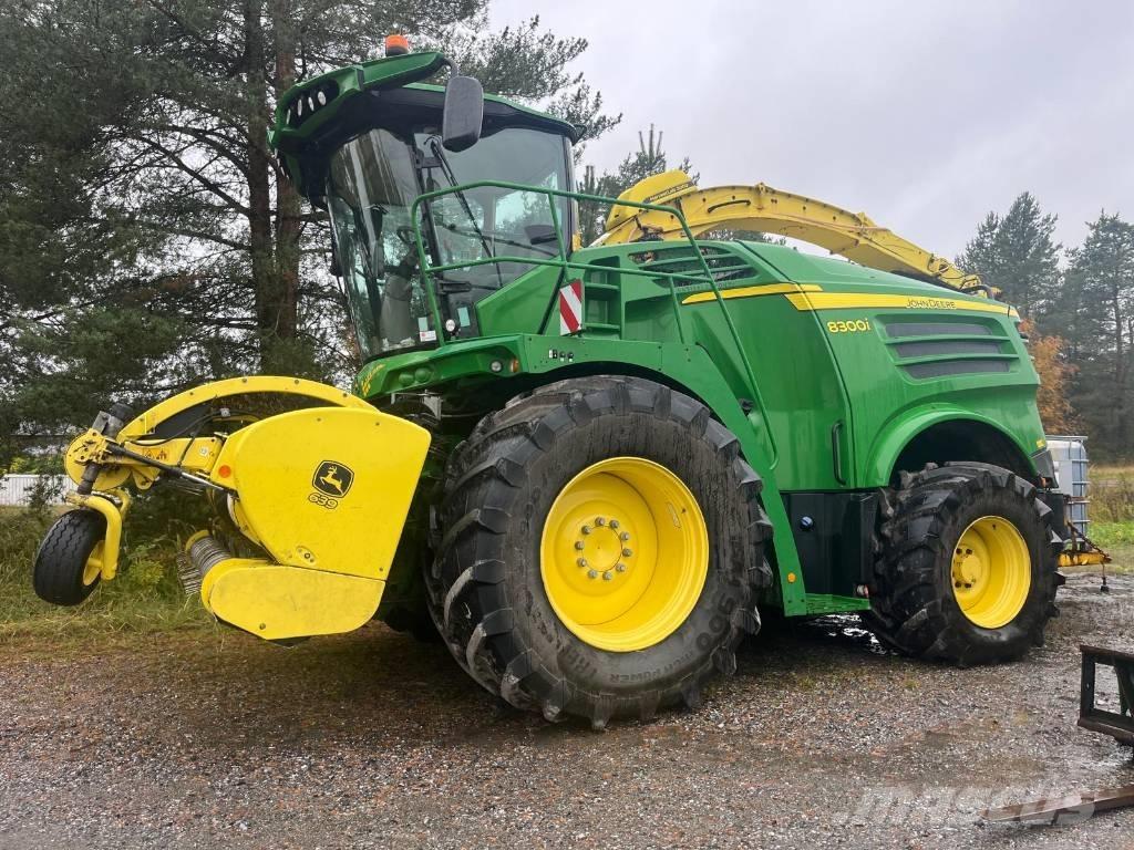 John Deere 8300 自走式飼料採集機