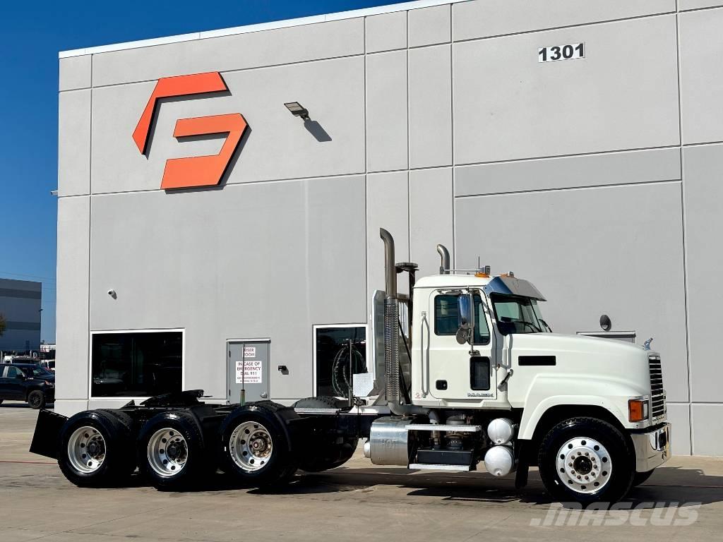 Mack CHU 613 曳引機組件