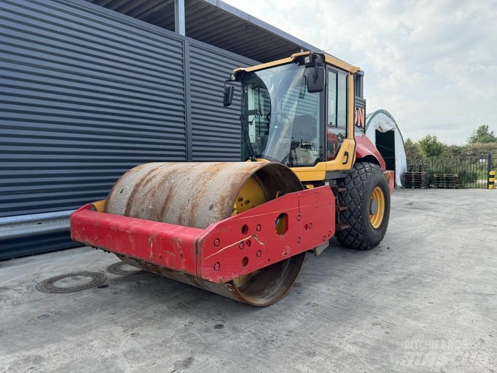 Volvo SD135B 單輪滾壓機