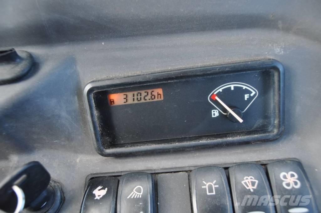 Volvo EC 27 D 小型挖土機/掘鑿機<7t(小型挖掘機)