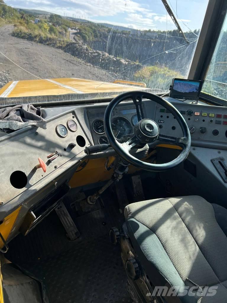 Volvo A 25 C 鉸接式起吊車