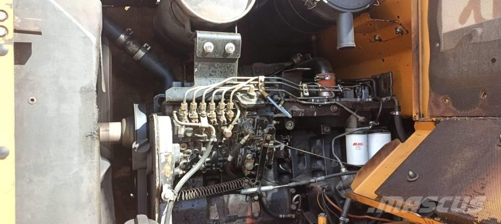 CASE 821 C 輪胎式裝載機