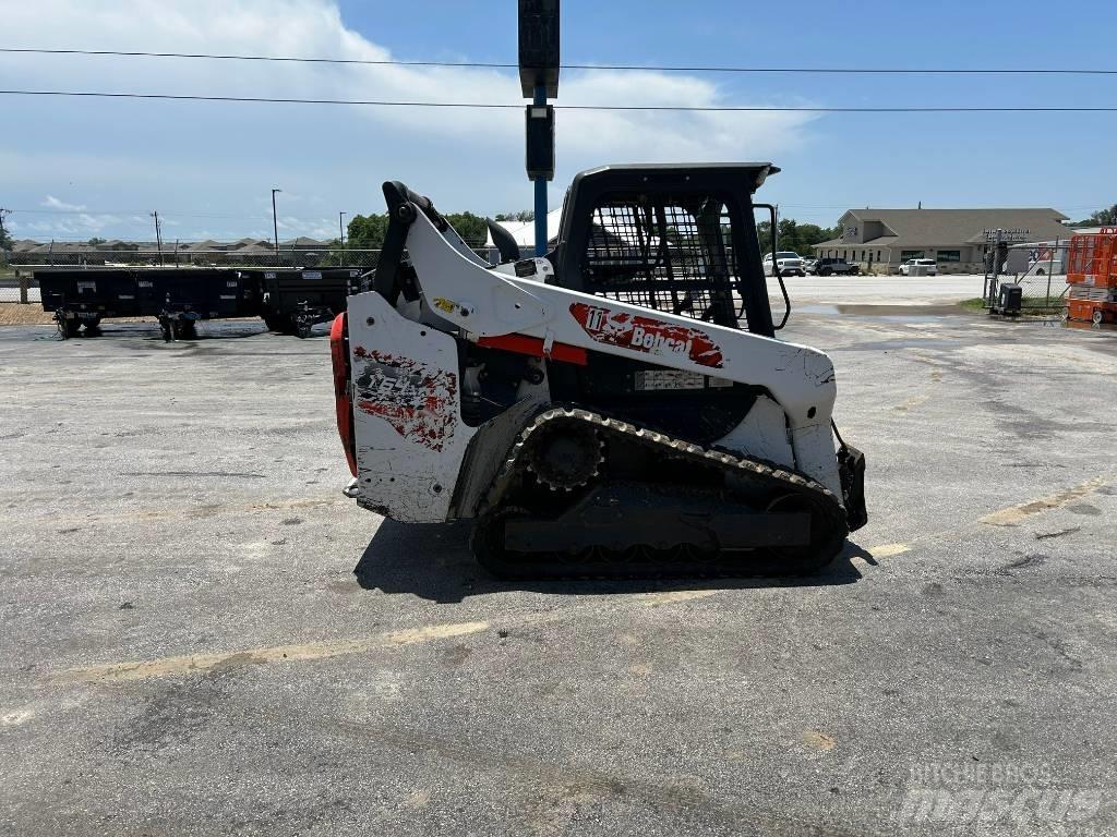 Bobcat T64 滑移轉向裝載機
