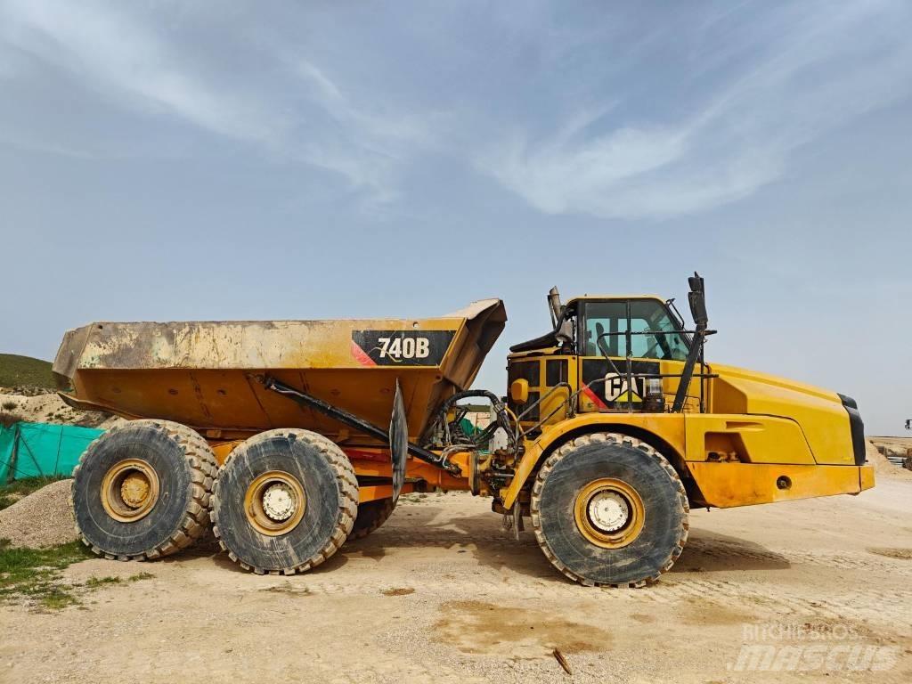 CAT 740B 鉸接式起吊車