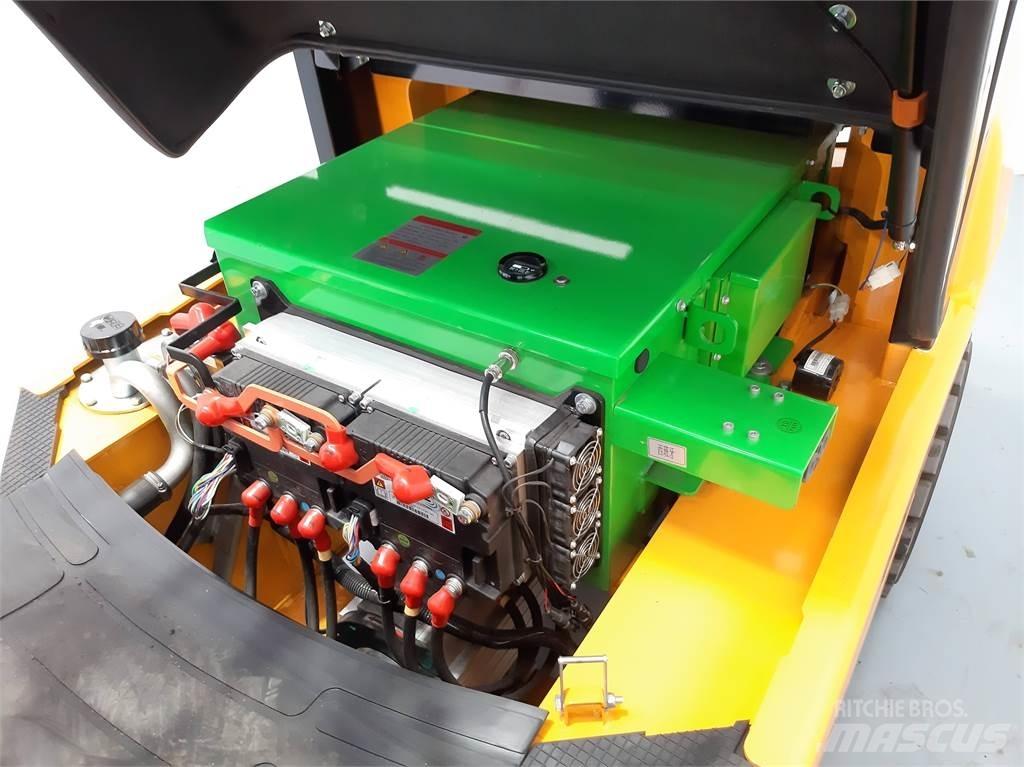  EFL302 Litio 電動堆高機