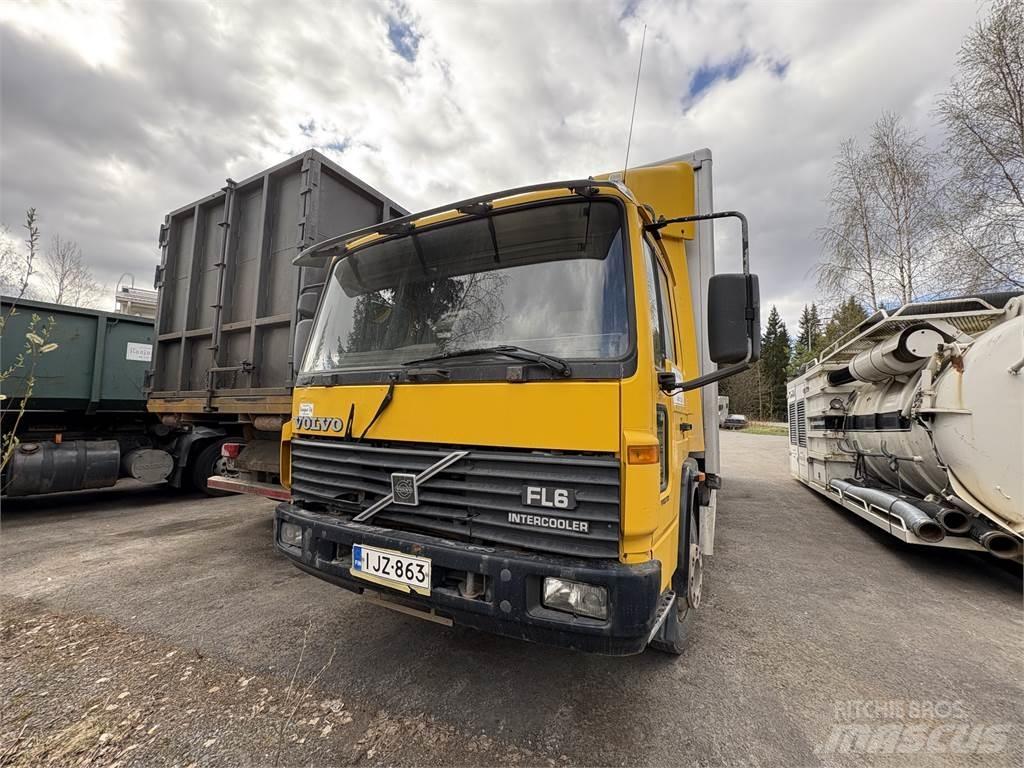 Volvo FL612 貨箱式卡車