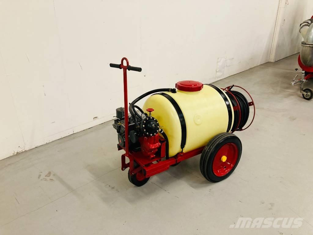 Hardi TR3-200 牽引式噴霧機
