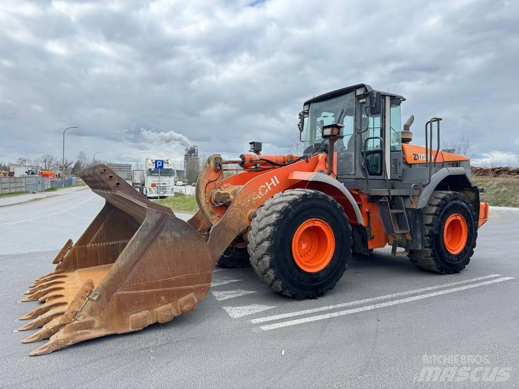 Hitachi ZW 250 輪胎式裝載機